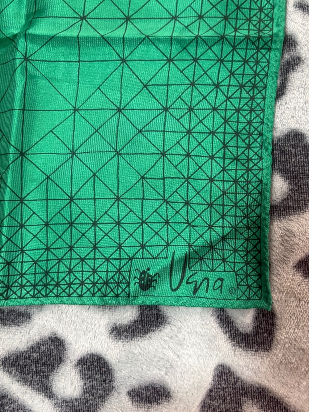 Vera Green Geometric Scarf